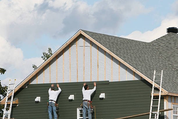 Professional Emergency Siding Repair technician working in Stony Creek, VA